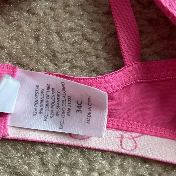 Jessica Simpson bra - Picture 4 of 6